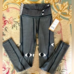NWT Niyama Sol Eye Candy Barefoot Legging Size S